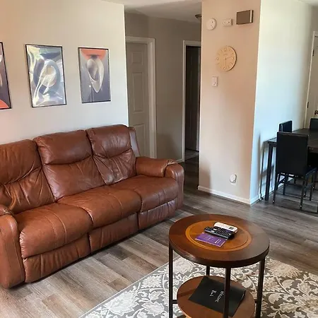 Apartment In West Allis